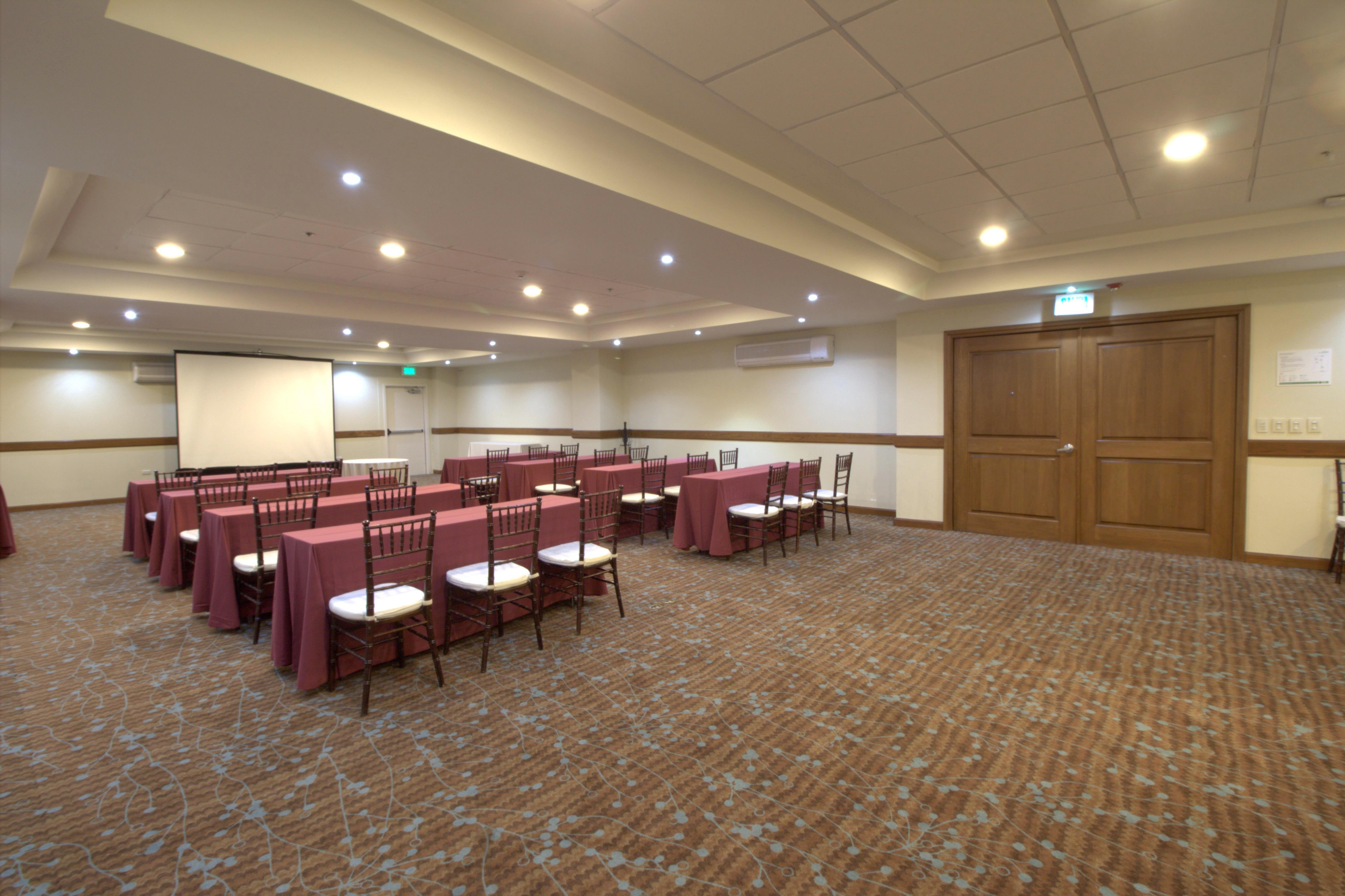 Holiday Inn Monterrey Valle By Ihg San Pedro Garza Garcia Экстерьер фото