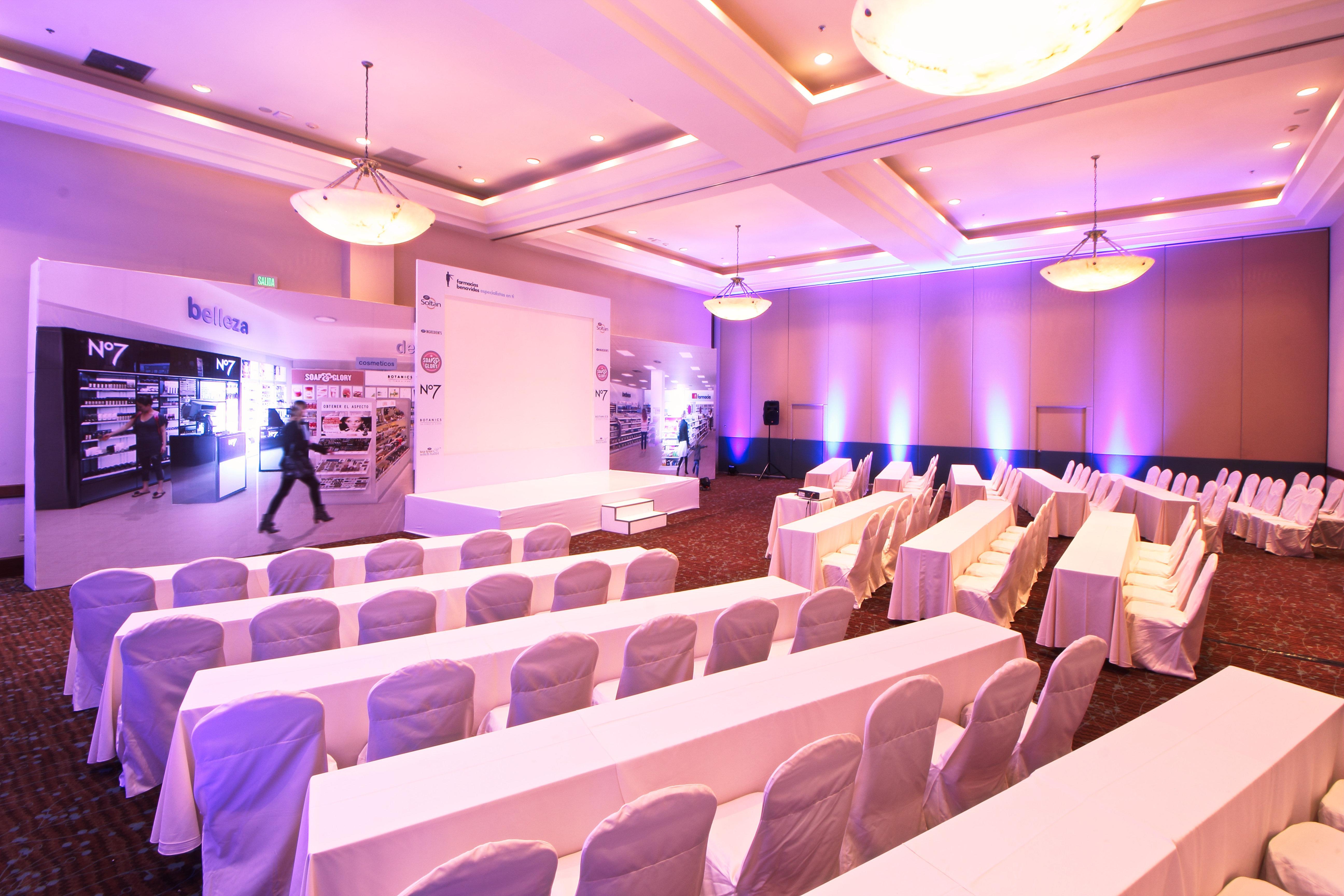 Holiday Inn Monterrey Valle By Ihg San Pedro Garza Garcia Экстерьер фото